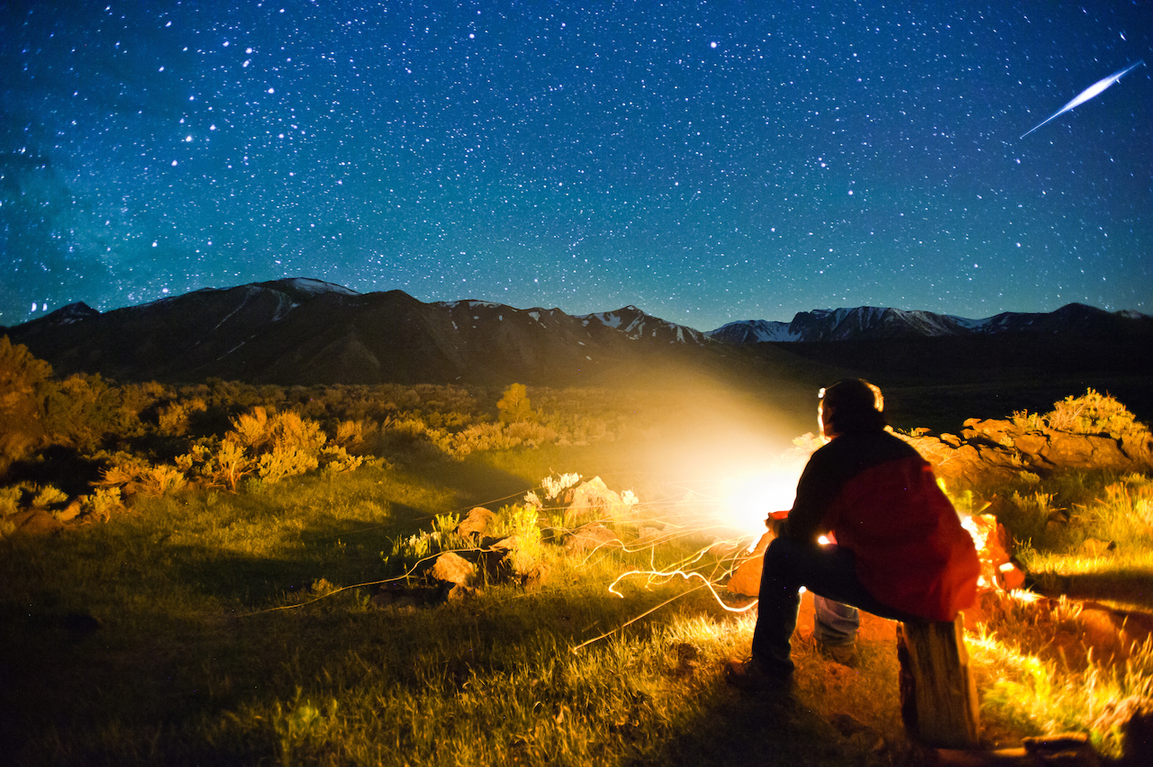 Healing life through camping. Чил мен. Chill man. Chill men картинка. Tour man Chill.